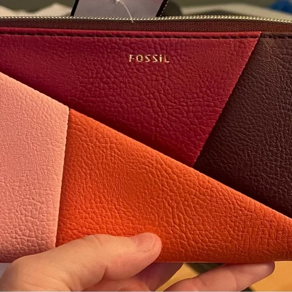 Fossil | Jayda Red Multi Faux Leather Large Zip Clutch Organizer Wallet - Picture 4 of 8
